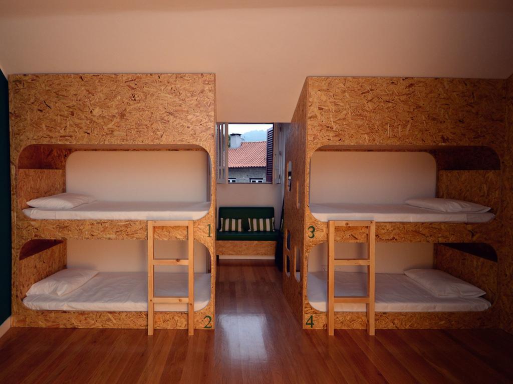 Guimaraesliving - Hostel & Adventure Phòng bức ảnh
