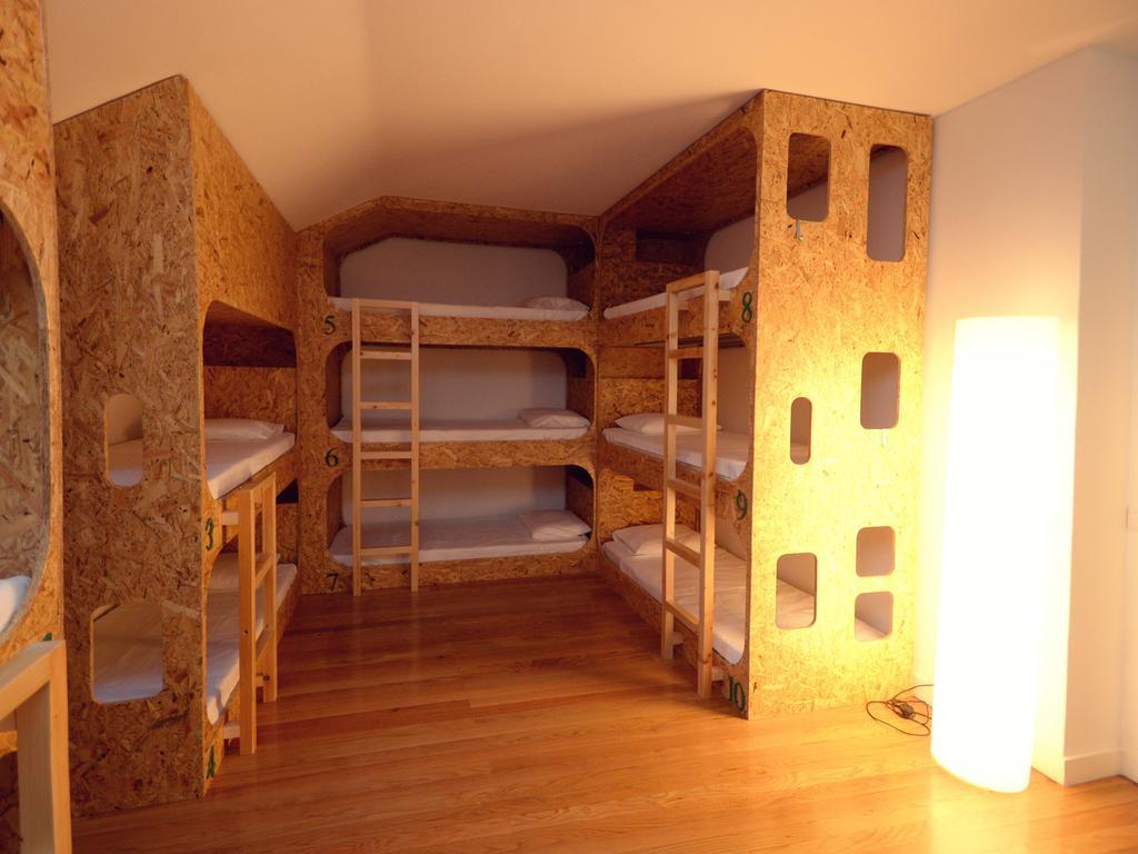 Guimaraesliving - Hostel & Adventure Phòng bức ảnh
